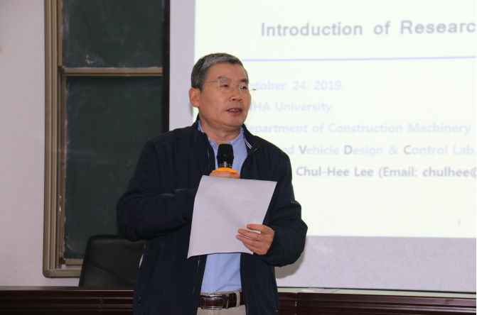 陕西省机械工程学会工程机械分会理事长,长安大学工程机械学院院长